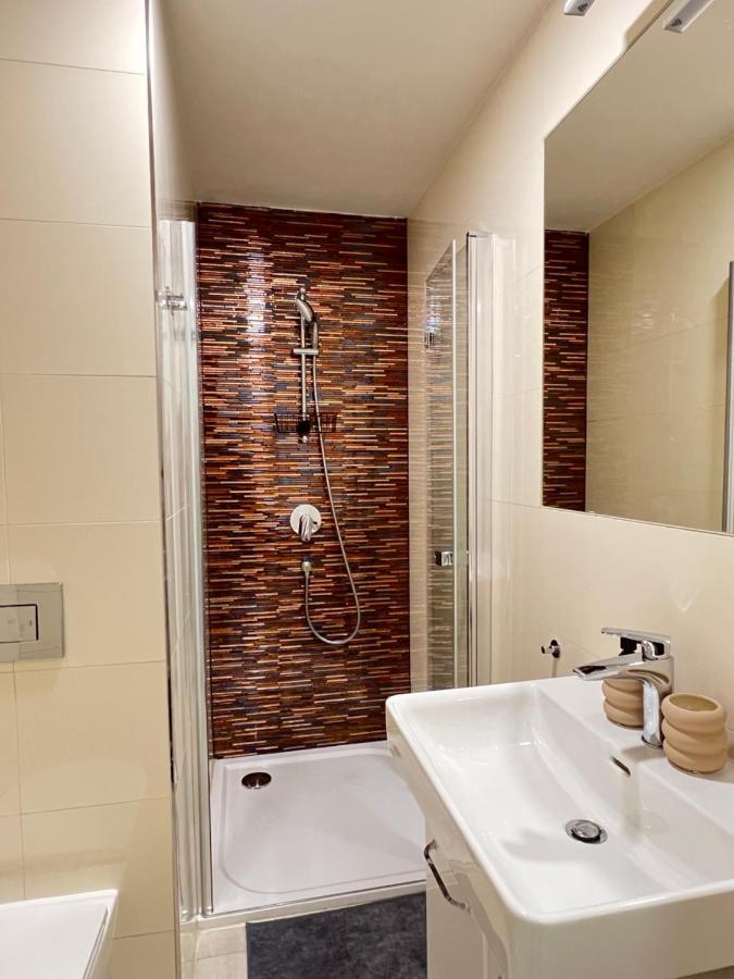 New Apartments Chain Florenc Prague Luaran gambar