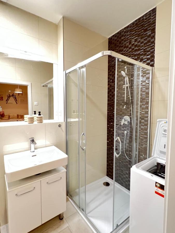 New Apartments Chain Florenc Prague Luaran gambar