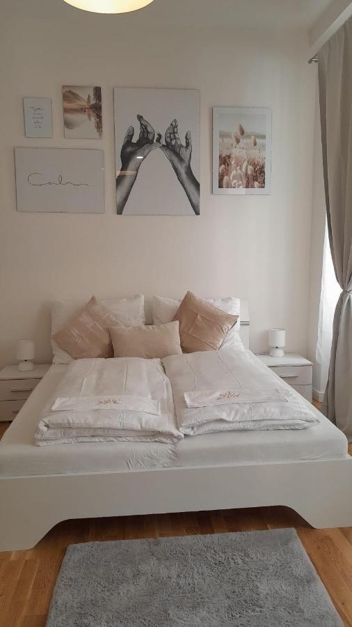 New Apartments Chain Florenc Prague Luaran gambar